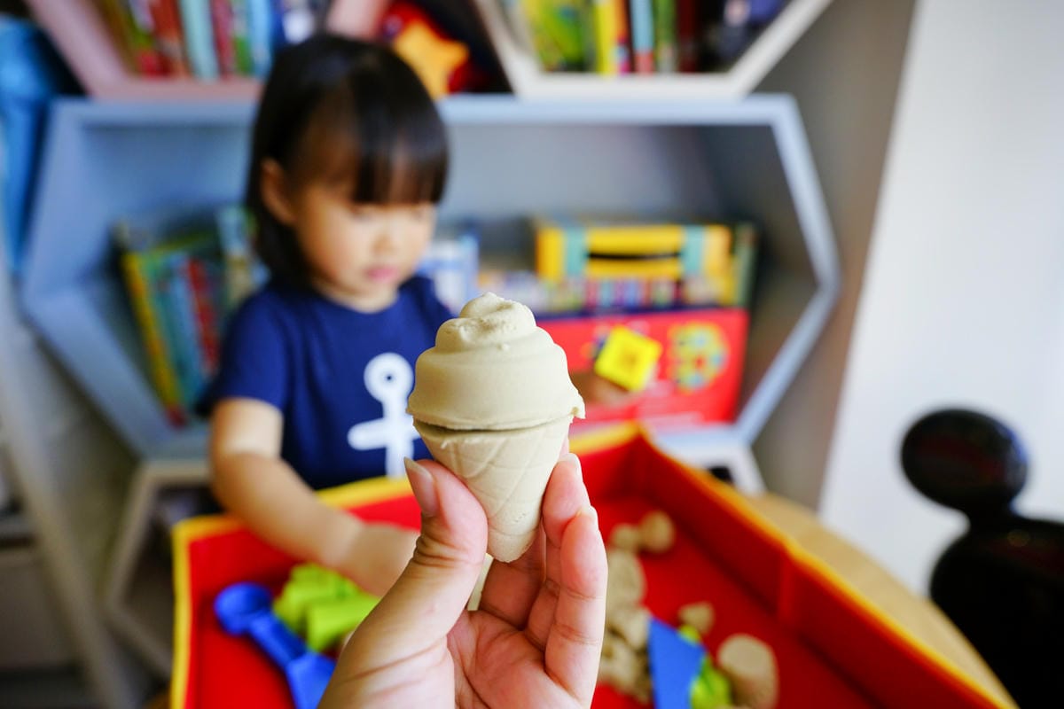 親子育兒|童心星球 英國Flower monaco趣味星空沙 把沙坑搬回家!比動力沙更好整理的無毒環保星空沙~ - 第11張圖 親子育兒|童心星球 英國Flower monaco趣味星空沙 把沙坑搬回家!比動力沙更好整理的無毒環保星空沙~