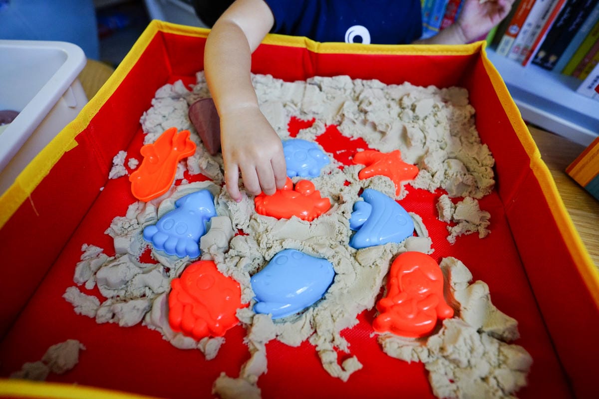 親子育兒|童心星球 英國Flower monaco趣味星空沙 把沙坑搬回家!比動力沙更好整理的無毒環保星空沙~ - 第23張圖 親子育兒|童心星球 英國Flower monaco趣味星空沙 把沙坑搬回家!比動力沙更好整理的無毒環保星空沙~