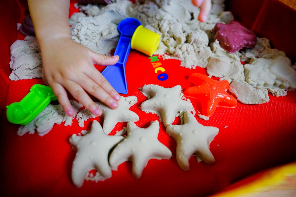 親子育兒|童心星球 英國Flower monaco趣味星空沙 把沙坑搬回家!比動力沙更好整理的無毒環保星空沙~ - 第22張圖 親子育兒|童心星球 英國Flower monaco趣味星空沙 把沙坑搬回家!比動力沙更好整理的無毒環保星空沙~