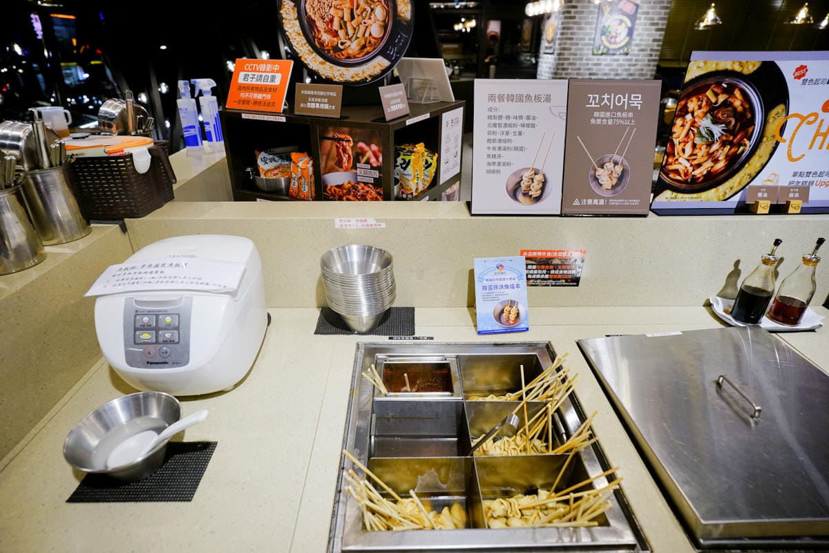 台中食記|台中韓式料理吃到飽餐廳推薦!兩餐dookki 두끼韓國年糕火鍋吃到飽(公益店)多種火鍋湯底、韓式炒飯、韓國泡麵無限量供應~ - 第9張圖 台中食記|台中韓式料理吃到飽餐廳推薦!兩餐dookki 두끼韓國年糕火鍋吃到飽(公益店)多種火鍋湯底、韓式炒飯、韓國泡麵無限量供應~