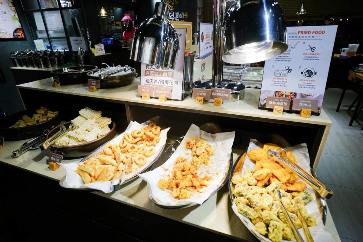 台中食記|台中韓式料理吃到飽餐廳推薦!兩餐dookki 두끼韓國年糕火鍋吃到飽(公益店)多種火鍋湯底、韓式炒飯、韓國泡麵無限量供應~ - 第4張圖 台中食記|台中韓式料理吃到飽餐廳推薦!兩餐dookki 두끼韓國年糕火鍋吃到飽(公益店)多種火鍋湯底、韓式炒飯、韓國泡麵無限量供應~