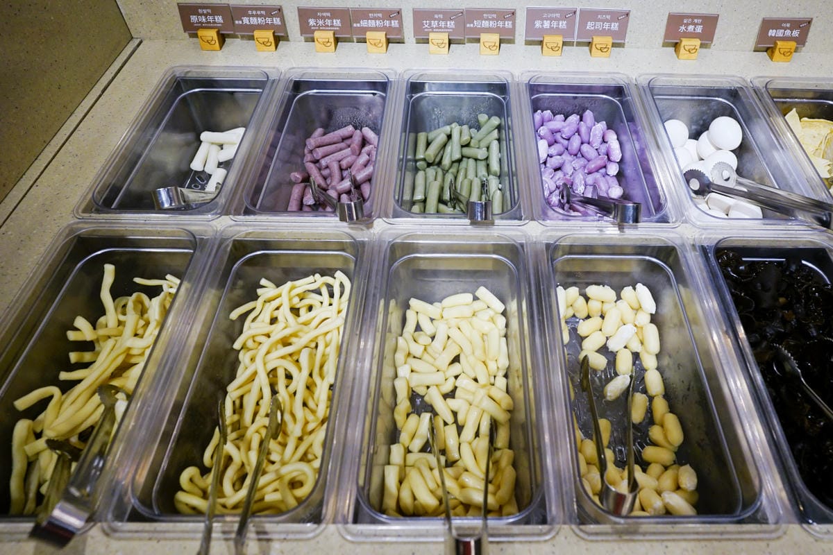 台中食記|台中韓式料理吃到飽餐廳推薦!兩餐dookki 두끼韓國年糕火鍋吃到飽(公益店)多種火鍋湯底、韓式炒飯、韓國泡麵無限量供應~ - 第7張圖 台中食記|台中韓式料理吃到飽餐廳推薦!兩餐dookki 두끼韓國年糕火鍋吃到飽(公益店)多種火鍋湯底、韓式炒飯、韓國泡麵無限量供應~