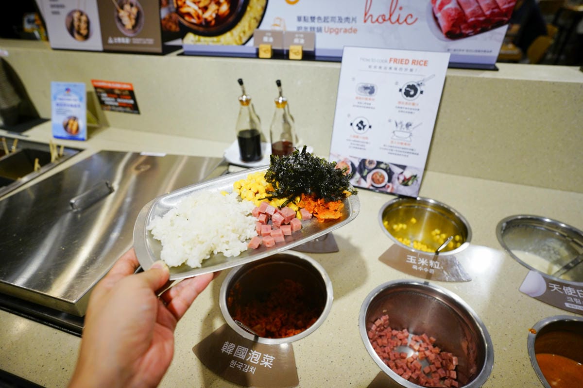 台中食記|台中韓式料理吃到飽餐廳推薦!兩餐dookki 두끼韓國年糕火鍋吃到飽(公益店)多種火鍋湯底、韓式炒飯、韓國泡麵無限量供應~ - 第23張圖 台中食記|台中韓式料理吃到飽餐廳推薦!兩餐dookki 두끼韓國年糕火鍋吃到飽(公益店)多種火鍋湯底、韓式炒飯、韓國泡麵無限量供應~