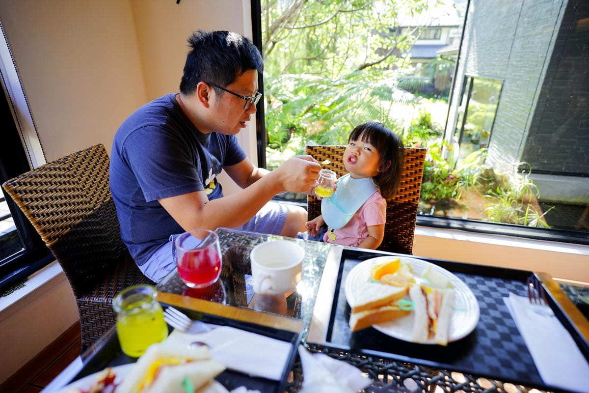 花蓮民宿｜花蓮親子民宿推薦！花蓮鯉魚潭民宿 潭心閣 親子友善、螢火蟲住宿推薦！小孩最愛的餵魚民宿~