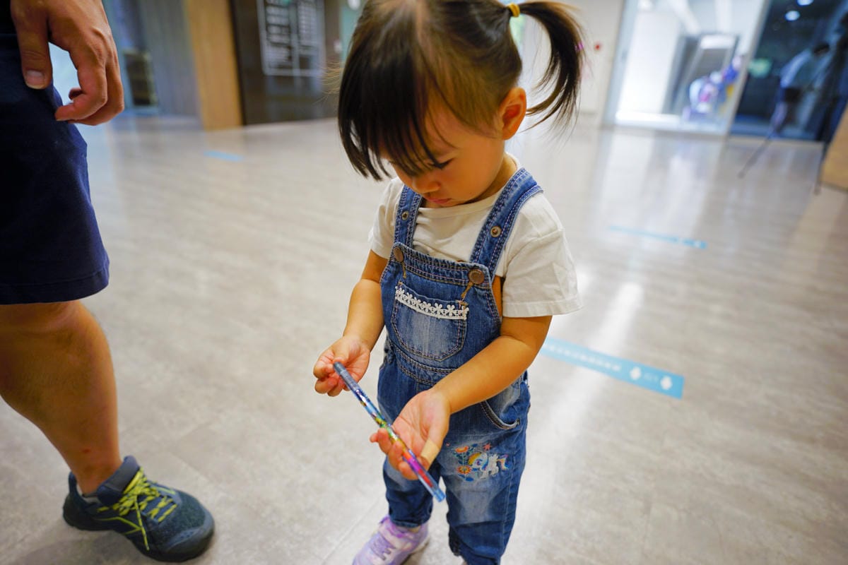 桃園景點｜桃園觀光工廠推薦！雄獅文具 想像力製造所 愛畫畫小朋友的天堂、親子DIY體驗 桃園親子旅遊景點、室內雨備景點推薦！