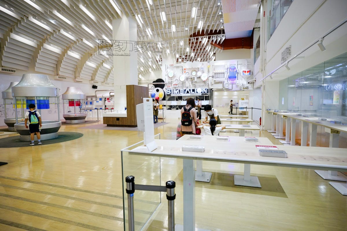 桃園景點｜桃園觀光工廠推薦！雄獅文具 想像力製造所 愛畫畫小朋友的天堂、親子DIY體驗 桃園親子旅遊景點、室內雨備景點推薦！