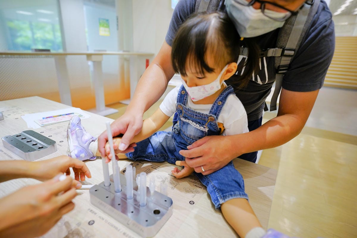 桃園景點｜桃園觀光工廠推薦！雄獅文具 想像力製造所 愛畫畫小朋友的天堂、親子DIY體驗 桃園親子旅遊景點、室內雨備景點推薦！