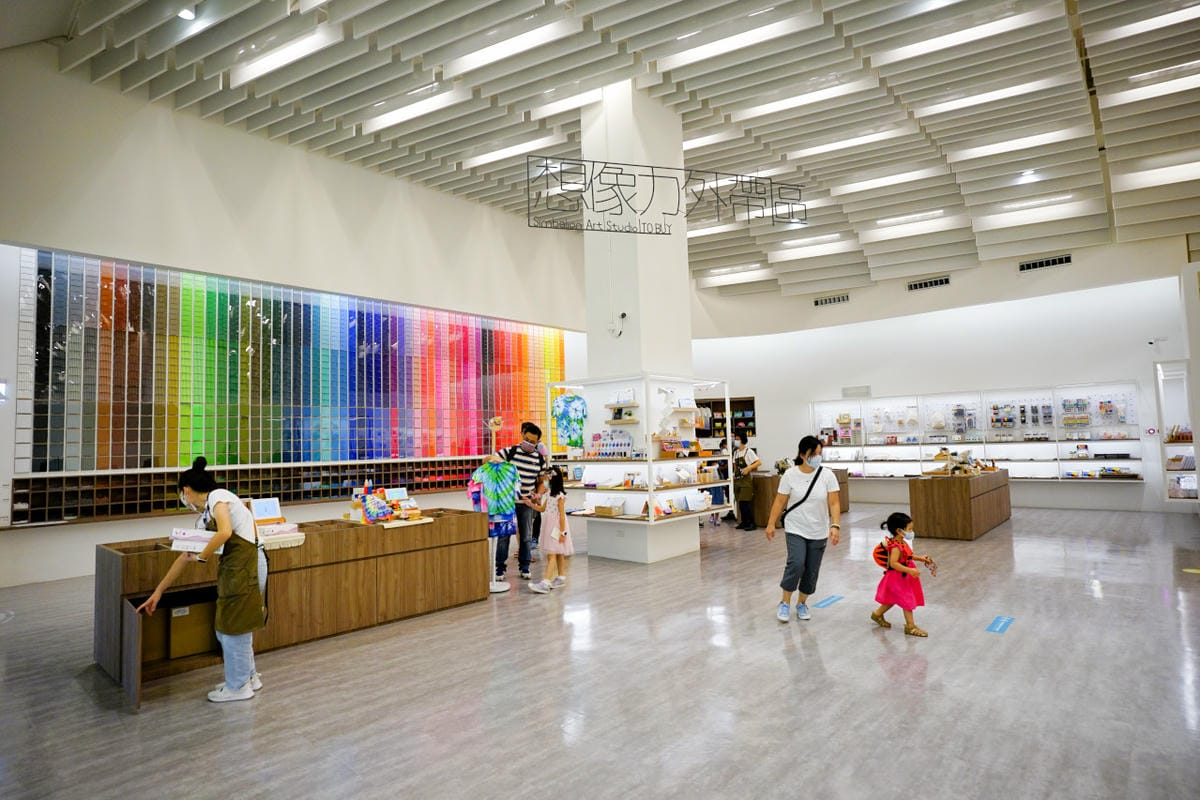 桃園景點｜桃園觀光工廠推薦！雄獅文具 想像力製造所 愛畫畫小朋友的天堂、親子DIY體驗 桃園親子旅遊景點、室內雨備景點推薦！