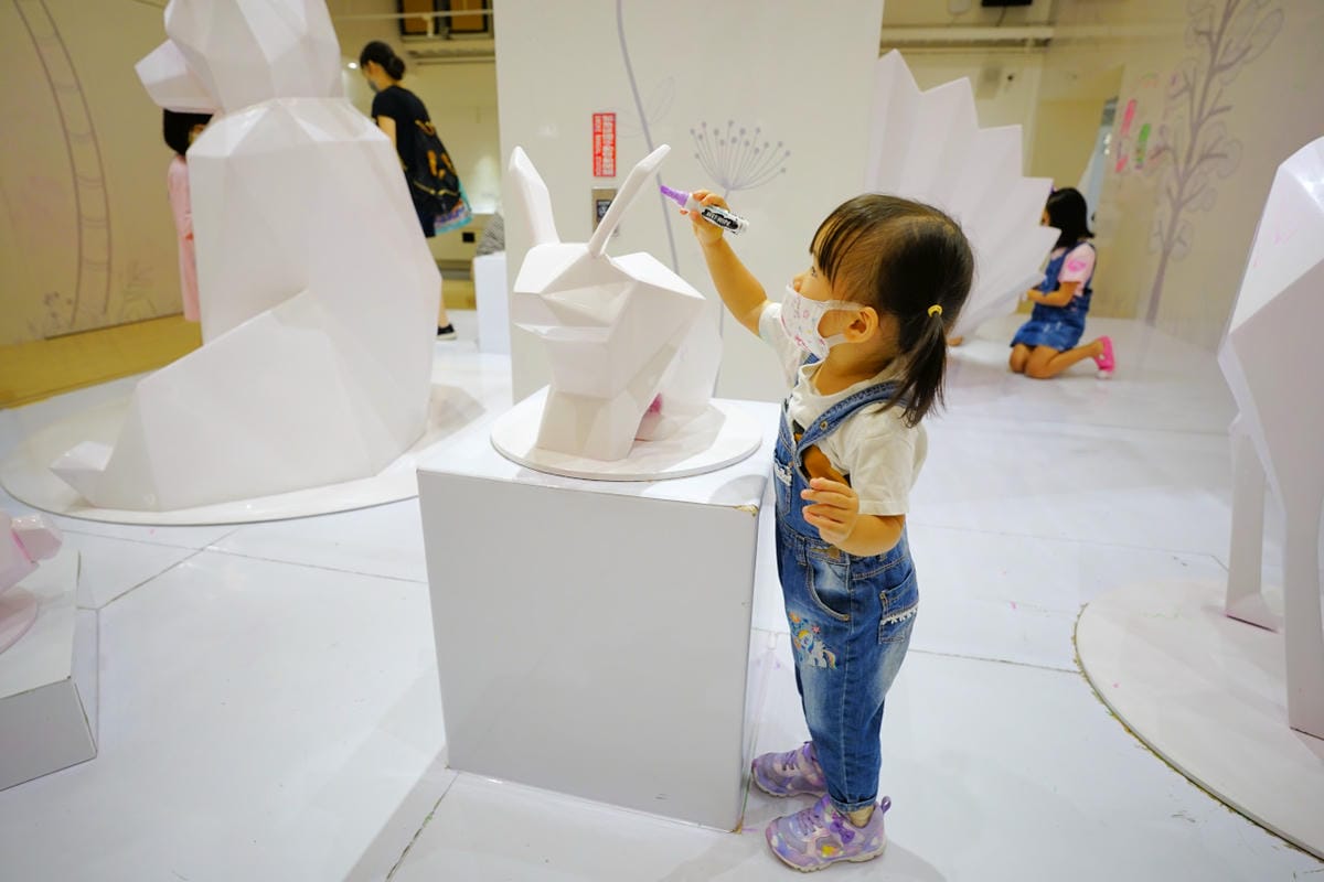 桃園景點｜桃園觀光工廠推薦！雄獅文具 想像力製造所 愛畫畫小朋友的天堂、親子DIY體驗 桃園親子旅遊景點、室內雨備景點推薦！