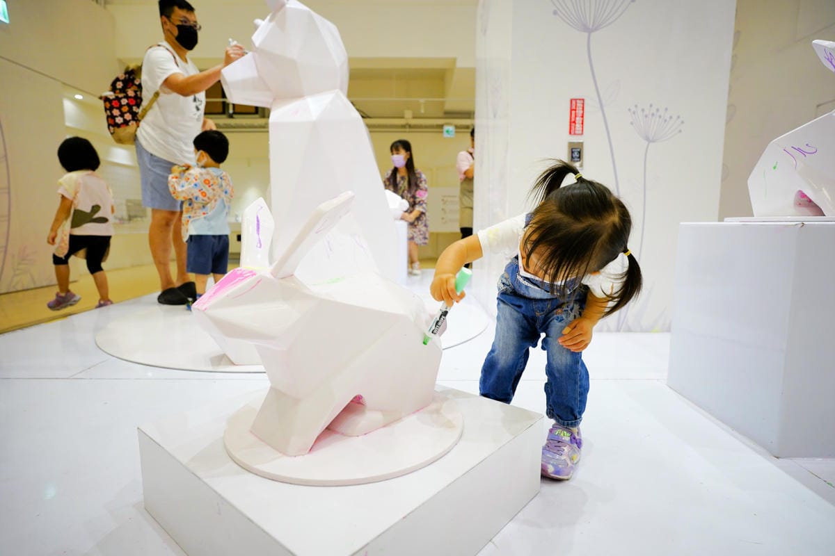 桃園景點｜桃園觀光工廠推薦！雄獅文具 想像力製造所 愛畫畫小朋友的天堂、親子DIY體驗 桃園親子旅遊景點、室內雨備景點推薦！