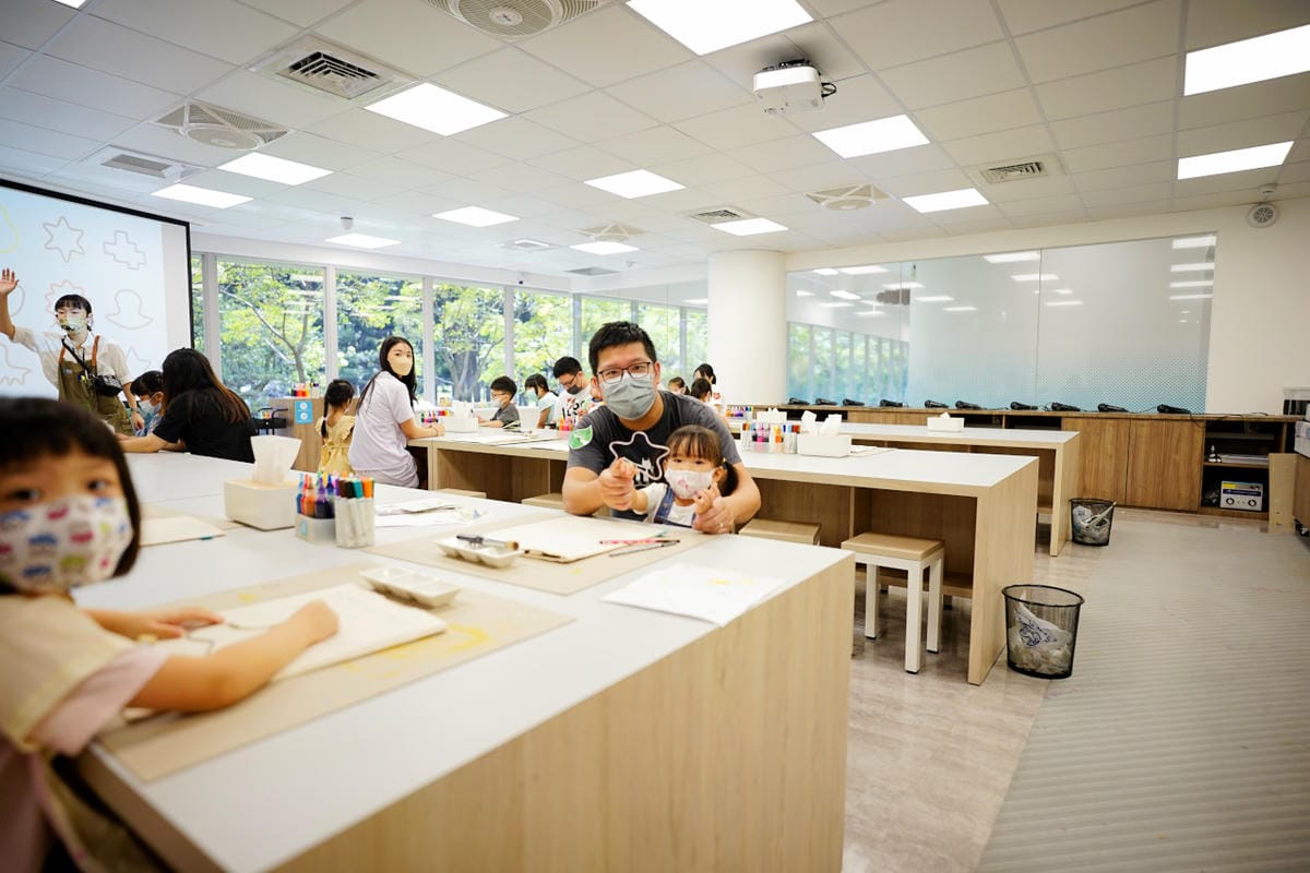 桃園景點｜桃園觀光工廠推薦！雄獅文具 想像力製造所 愛畫畫小朋友的天堂、親子DIY體驗 桃園親子旅遊景點、室內雨備景點推薦！