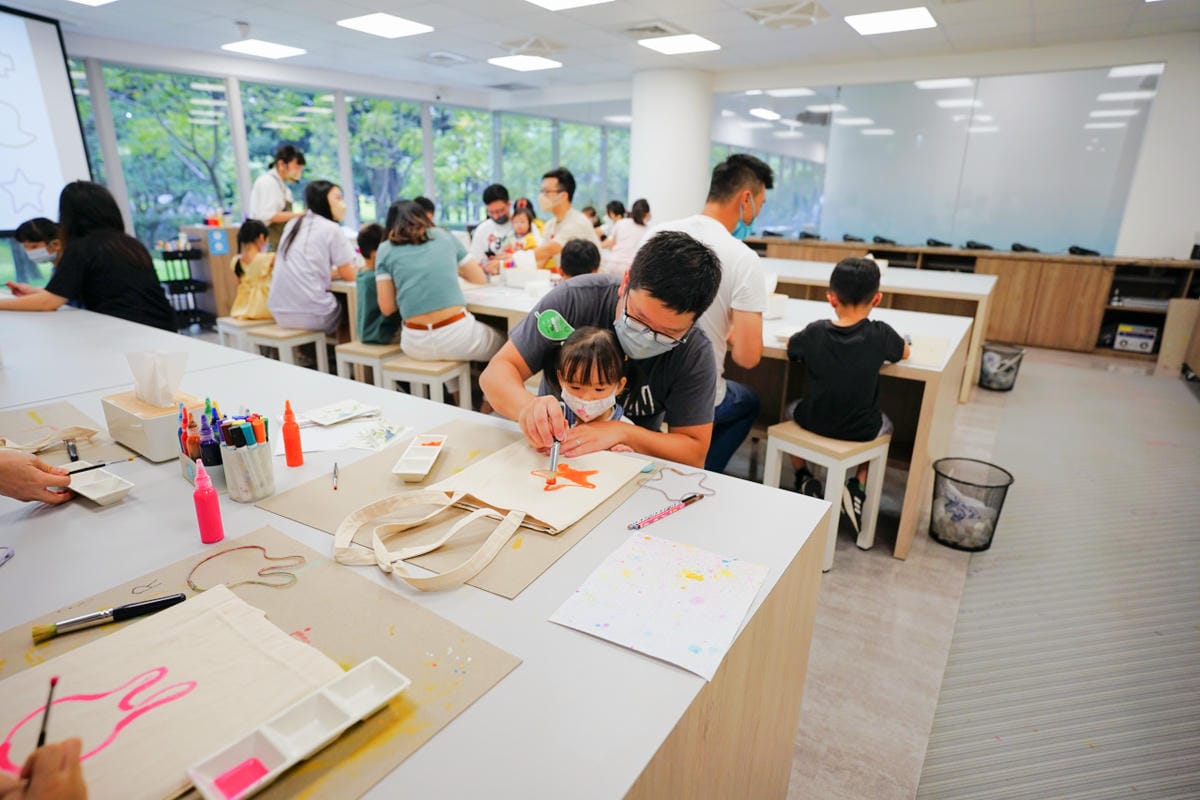 桃園景點｜桃園觀光工廠推薦！雄獅文具 想像力製造所 愛畫畫小朋友的天堂、親子DIY體驗 桃園親子旅遊景點、室內雨備景點推薦！