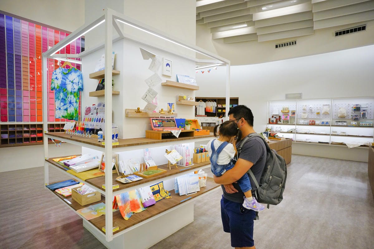 桃園景點｜桃園觀光工廠推薦！雄獅文具 想像力製造所 愛畫畫小朋友的天堂、親子DIY體驗 桃園親子旅遊景點、室內雨備景點推薦！