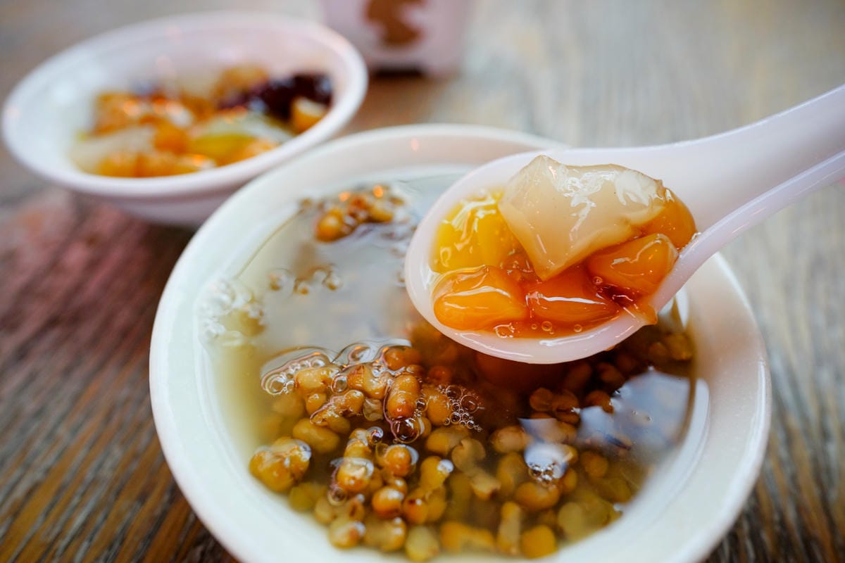 台南食記|綠豆皮 粉角粉粿綠豆湯 蝸牛巷超人氣排隊甜點 周日限定!想吃請手刀預訂~ - 第10張圖 台南食記|綠豆皮 粉角粉粿綠豆湯 蝸牛巷超人氣排隊甜點 周日限定!想吃請手刀預訂~