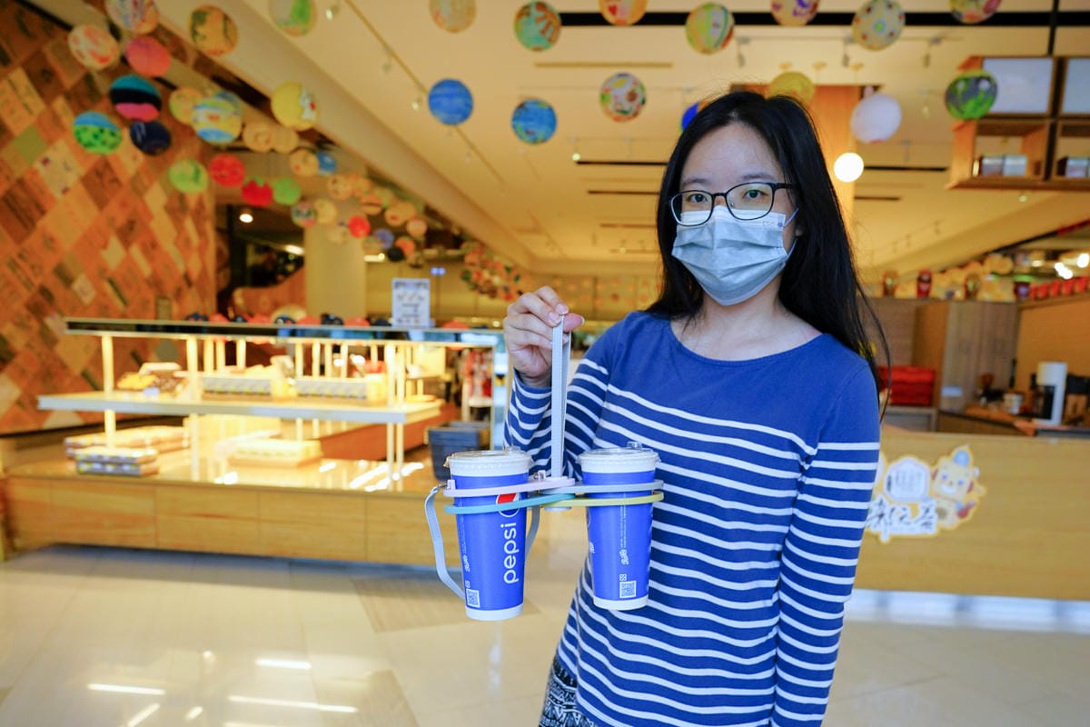 生活小物｜JY玨對會縈水滴杯架 環保無毒x超輕量杯架 多杯飲料一手提超輕鬆！