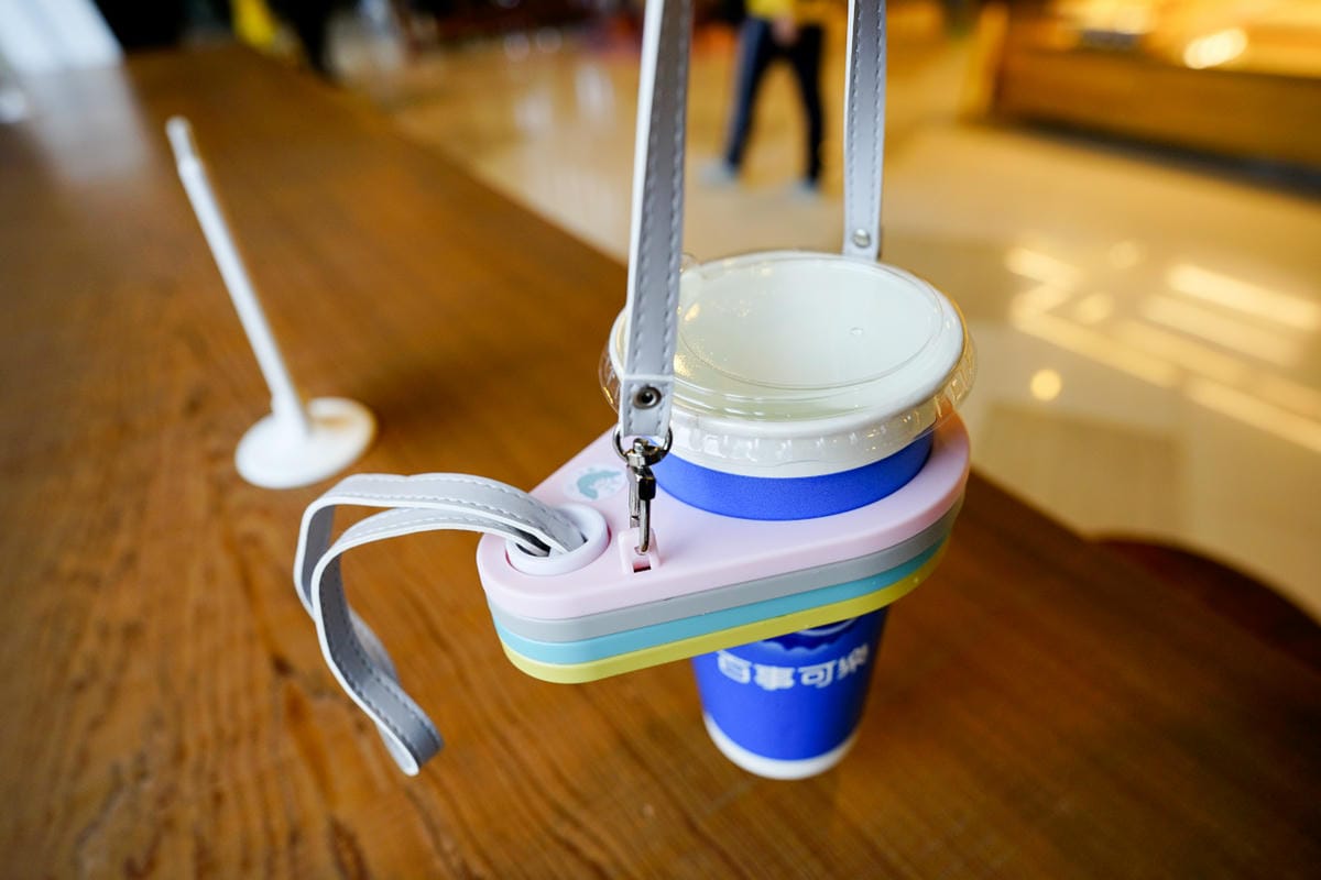 生活小物｜JY玨對會縈水滴杯架 環保無毒x超輕量杯架 多杯飲料一手提超輕鬆！
