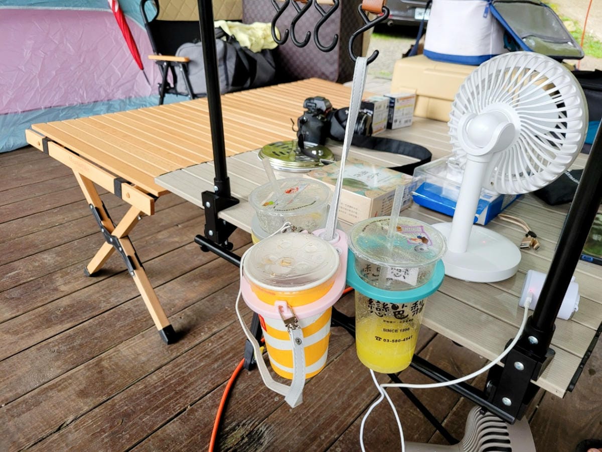 生活小物｜JY玨對會縈水滴杯架 環保無毒x超輕量杯架 多杯飲料一手提超輕鬆！