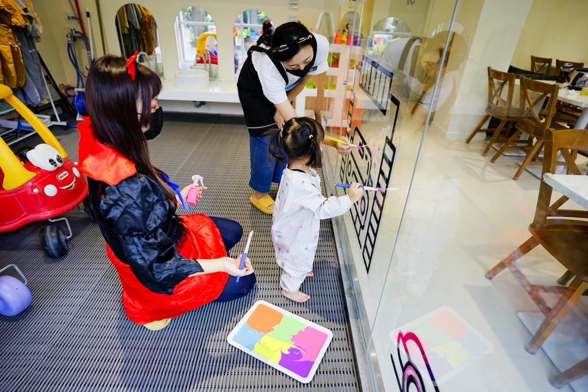 親子育兒｜hi kidsroom 嗨有趣 台北親子遊戲課程推薦！韓式主題水彩&故事引導球池尋寶探險