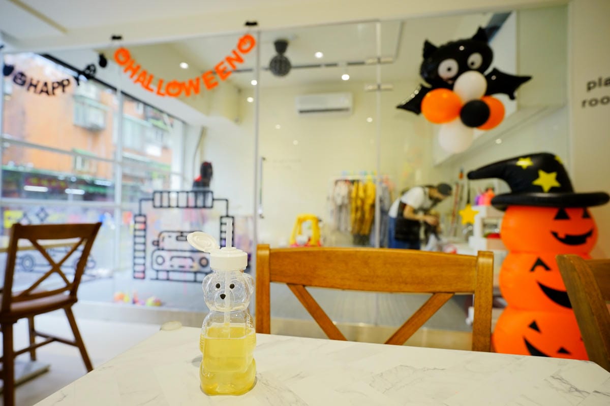 親子育兒｜hi kidsroom 嗨有趣 台北親子遊戲課程推薦！韓式主題水彩&故事引導球池尋寶探險
