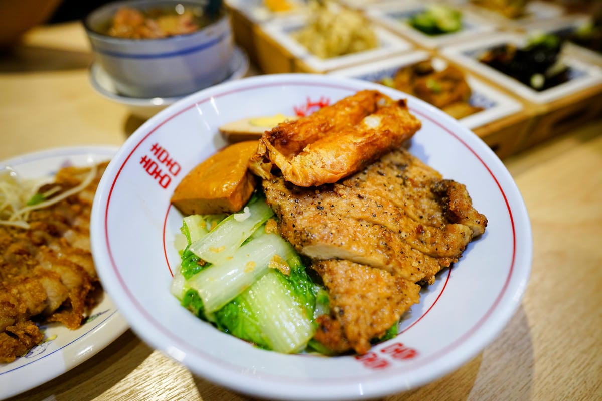 新北食記|板橋美食推薦!饗記麵舖(板橋總店) 有超多滷味小菜的平價麵店~ 牛肉麵/麻醬麵/餛飩麵/古早味便當 - 第26張圖 新北食記|板橋美食推薦!饗記麵舖(板橋總店) 有超多滷味小菜的平價麵店~ 牛肉麵/麻醬麵/餛飩麵/古早味便當