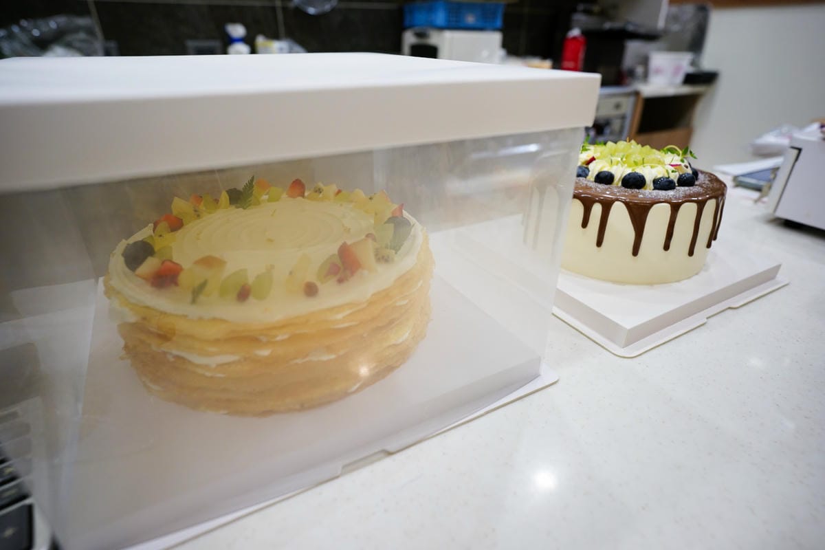 生日蛋糕｜新北三重 4k手作烘焙 經典乳酪蛋糕、新品千層岩燒奶霜蛋糕 生日蛋糕宅配推薦！