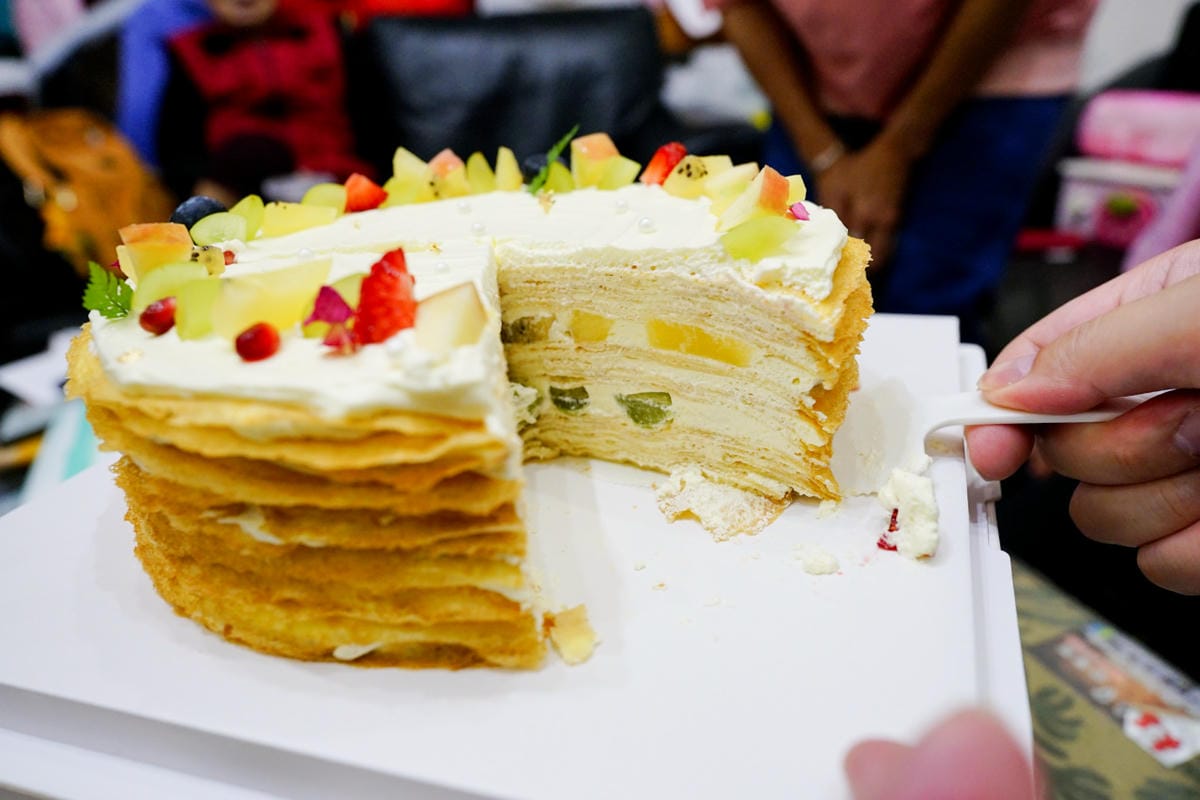 生日蛋糕｜新北三重 4k手作烘焙 經典乳酪蛋糕、新品千層岩燒奶霜蛋糕 生日蛋糕宅配推薦！