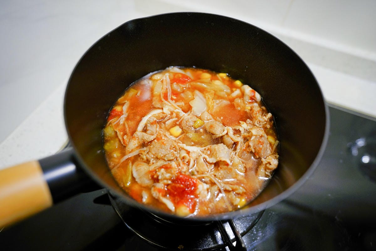 料理|減醣料理包推薦!小宅食袋 低卡減醣湯料理包 加熱即食低卡減脂餐,適合減醣者食用~ - 第4張圖 料理|減醣料理包推薦!小宅食袋 低卡減醣湯料理包 加熱即食低卡減脂餐,適合減醣者食用~