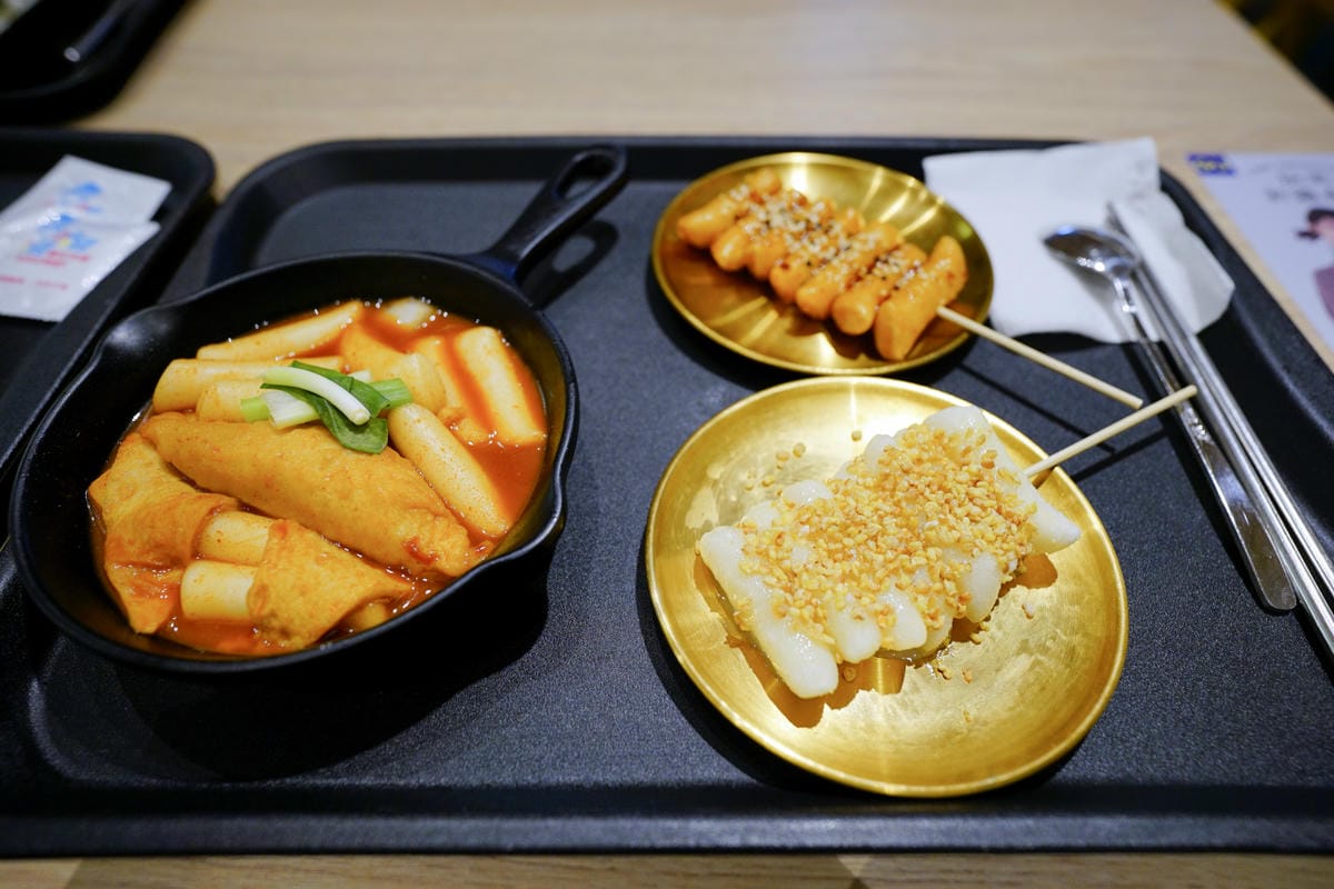 新北食記｜咚雞咚雞韓式炸雞（樹林秀泰店） 秀泰生活樹林店美食街餐廳推薦！烤肉飯超好吃~