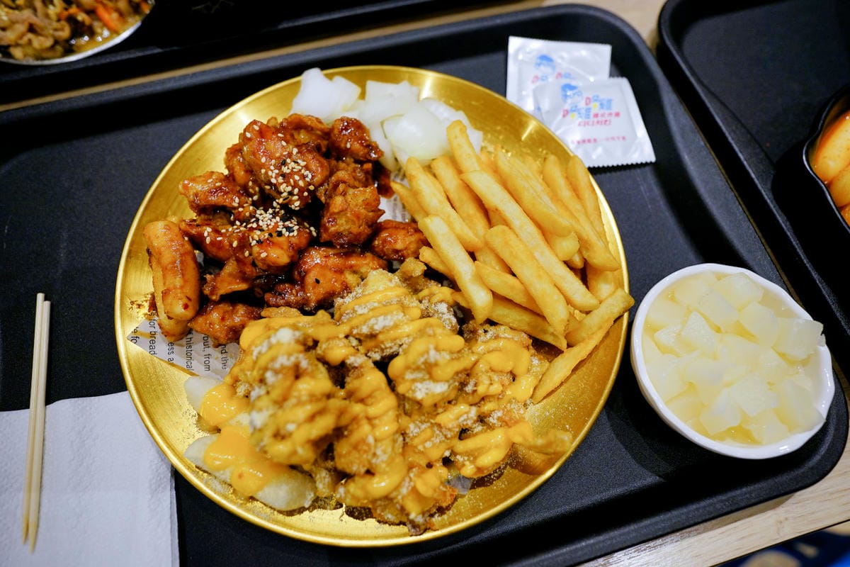 新北食記｜咚雞咚雞韓式炸雞（樹林秀泰店） 秀泰生活樹林店美食街餐廳推薦！烤肉飯超好吃~