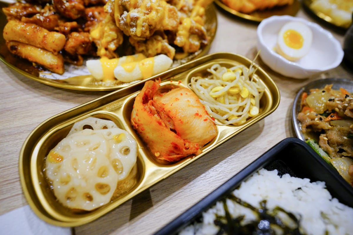 新北食記｜咚雞咚雞韓式炸雞（樹林秀泰店） 秀泰生活樹林店美食街餐廳推薦！烤肉飯超好吃~