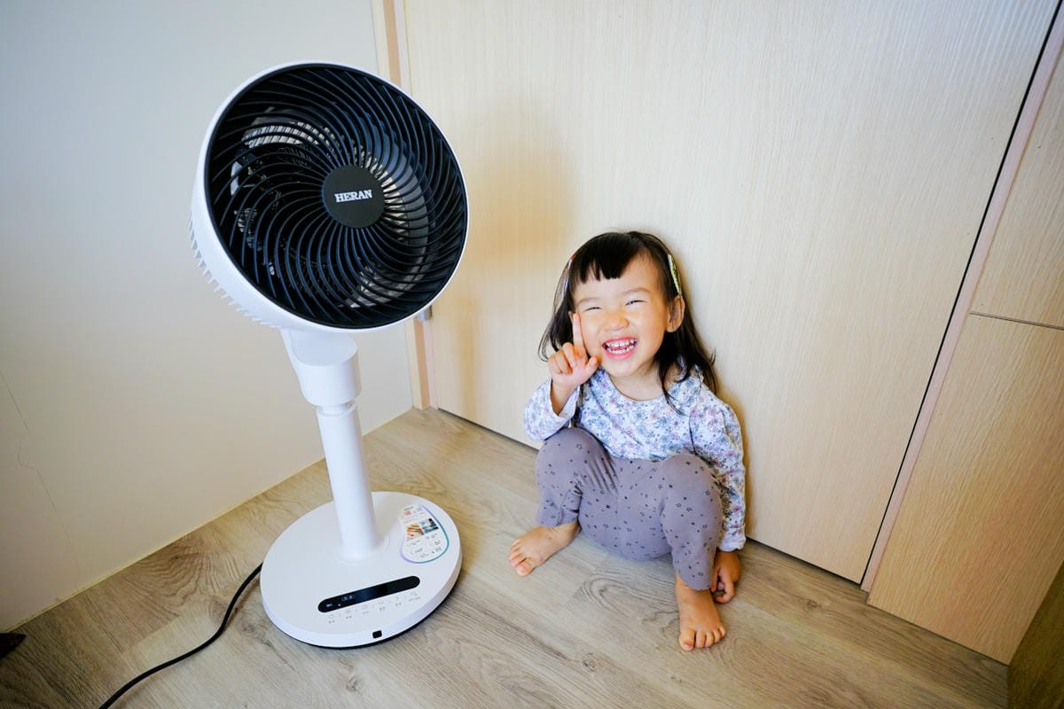 家電開箱｜禾聯家電 冷暖兩用循環扇 一機兩用電風扇推薦！冬天夏天皆適用 可遠端遙控、定時及3D擺頭功能