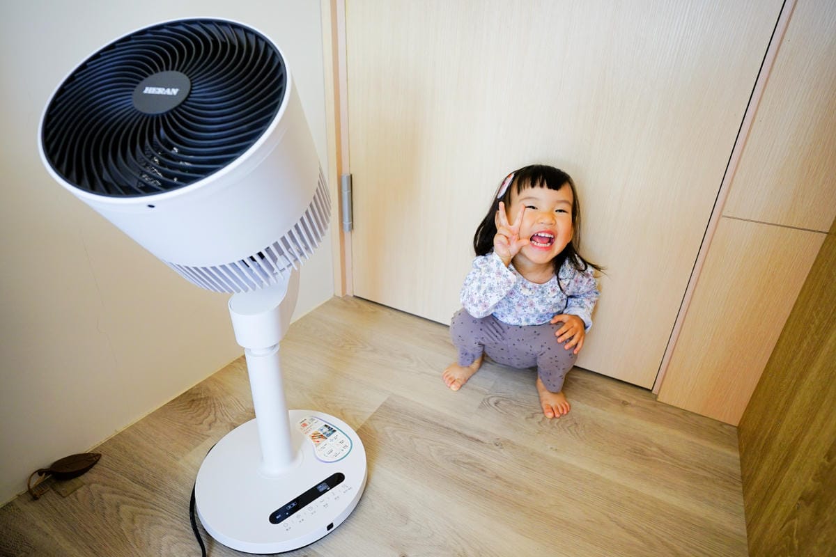 家電開箱｜禾聯家電 冷暖兩用循環扇 一機兩用電風扇推薦！冬天夏天皆適用 可遠端遙控、定時及3D擺頭功能