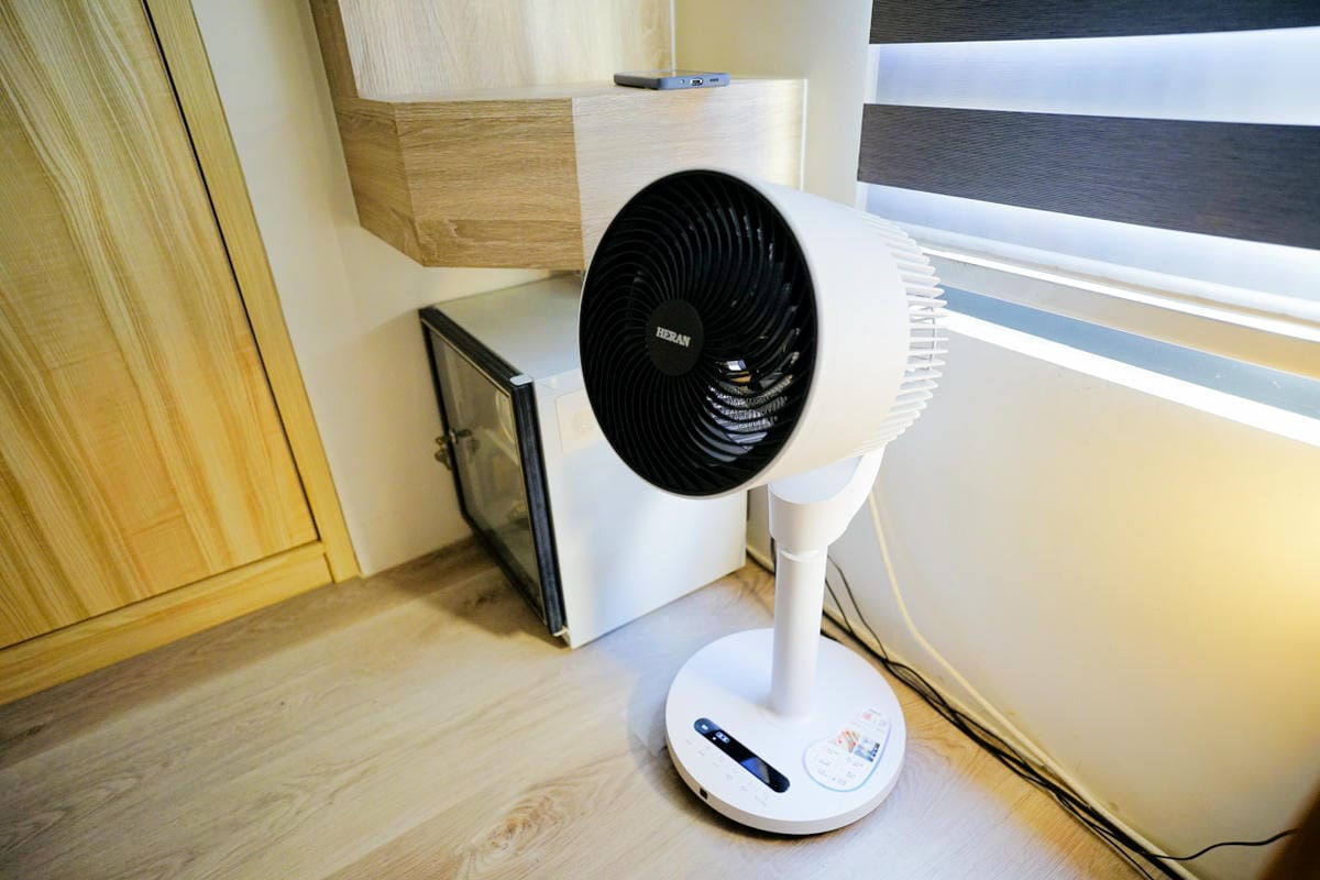 家電開箱｜禾聯家電 冷暖兩用循環扇 一機兩用電風扇推薦！冬天夏天皆適用 可遠端遙控、定時及3D擺頭功能