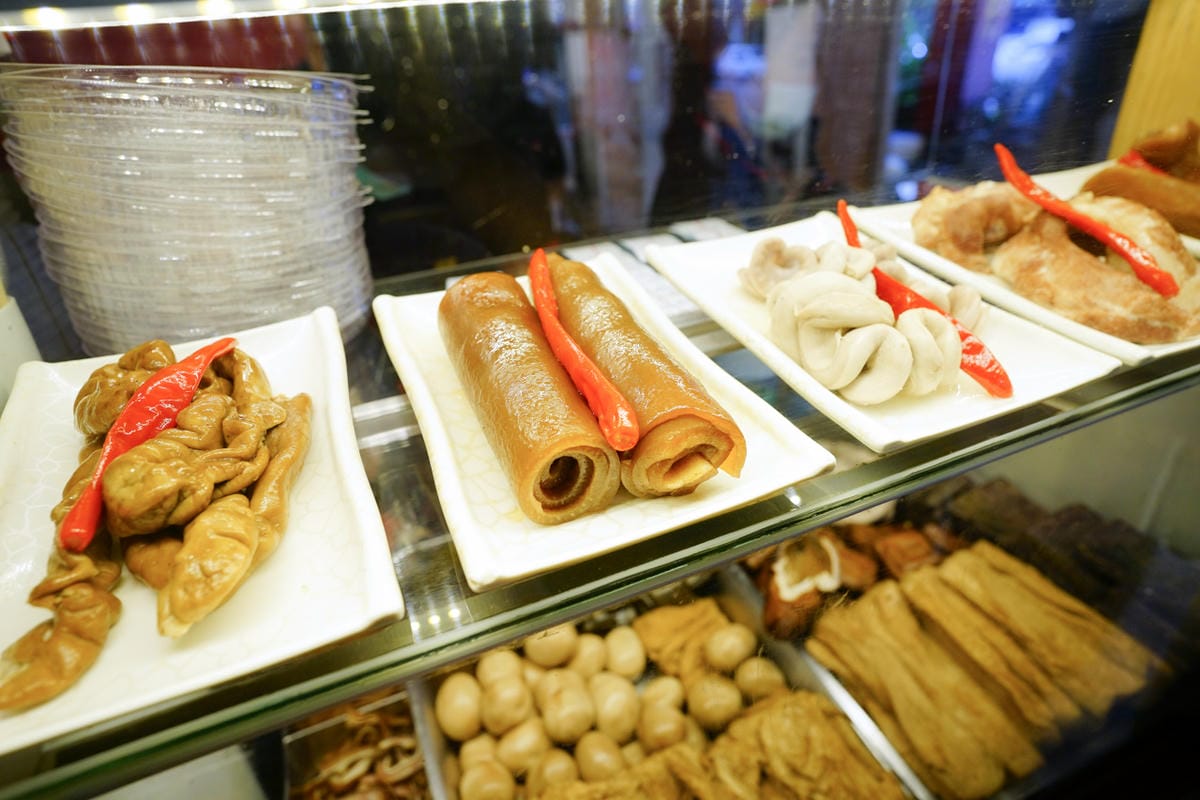 台北食記|台北米其林必比登推薦美食!雙月食品社(青島店) 燉雞湯跟滷味都超好吃阿~ - 第9張圖 台北食記|台北米其林必比登推薦美食!雙月食品社(青島店) 燉雞湯跟滷味都超好吃阿~