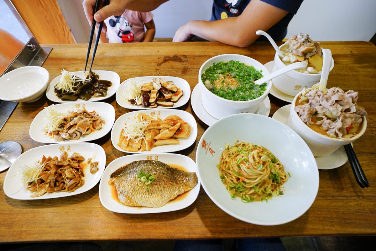 台北食記|台北米其林必比登推薦美食!雙月食品社(青島店) 燉雞湯跟滷味都超好吃阿~ - 第10張圖 台北食記|台北米其林必比登推薦美食!雙月食品社(青島店) 燉雞湯跟滷味都超好吃阿~