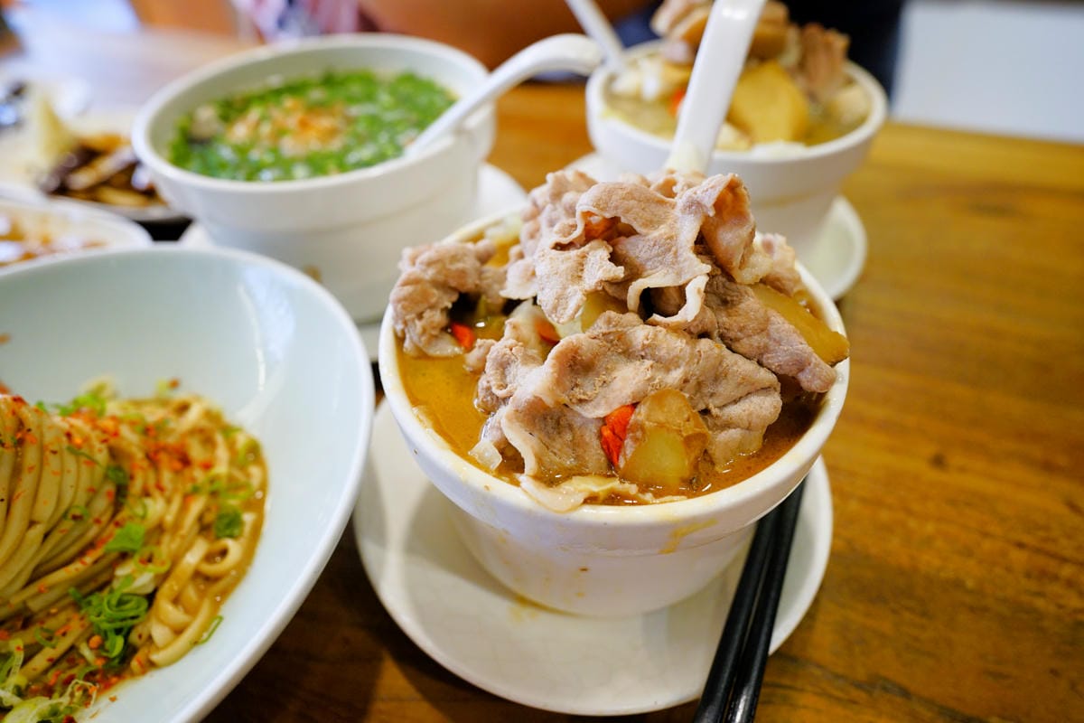 台北食記|台北米其林必比登推薦美食!雙月食品社(青島店) 燉雞湯跟滷味都超好吃阿~ - 第26張圖 台北食記|台北米其林必比登推薦美食!雙月食品社(青島店) 燉雞湯跟滷味都超好吃阿~
