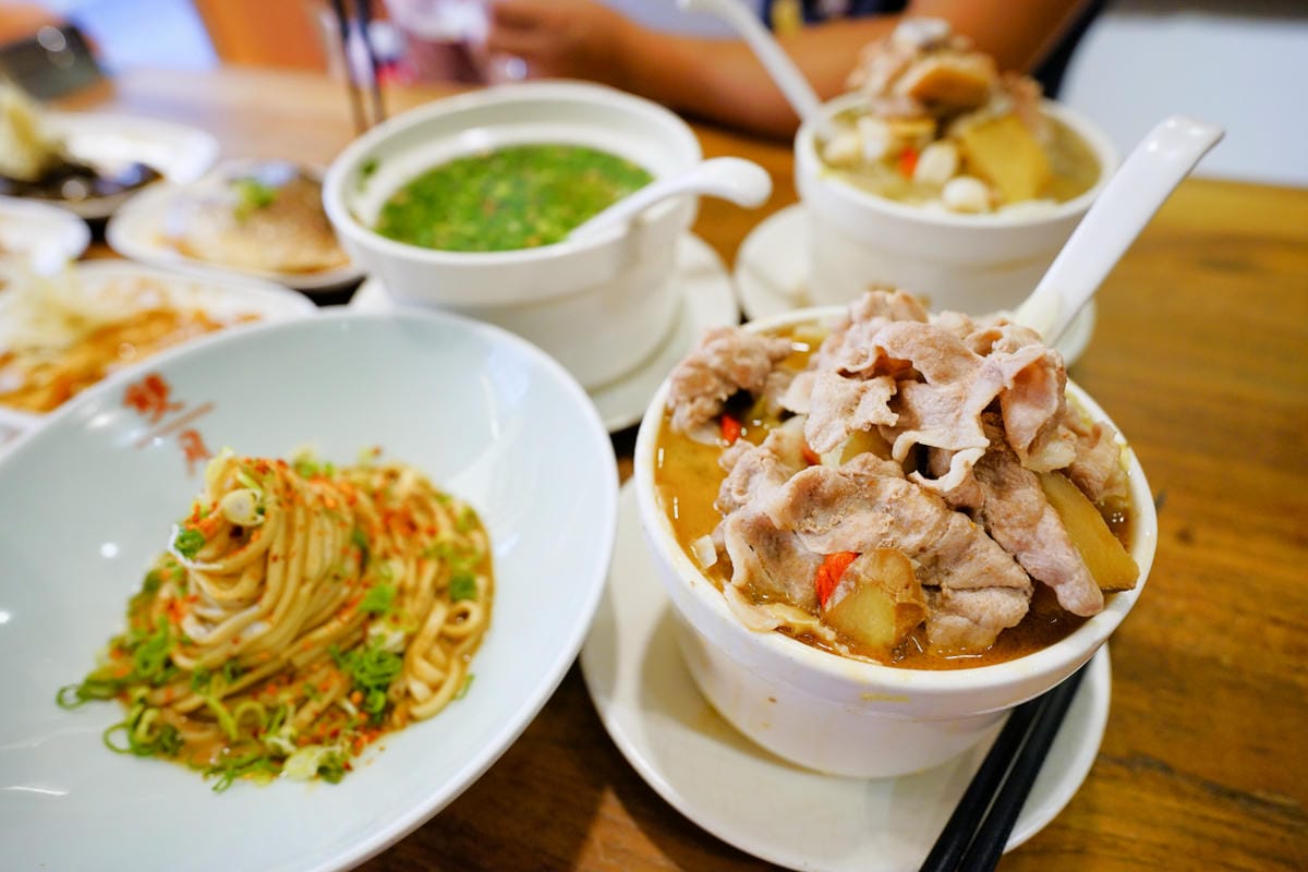 台北食記|台北米其林必比登推薦美食!雙月食品社(青島店) 燉雞湯跟滷味都超好吃阿~ - 第25張圖 台北食記|台北米其林必比登推薦美食!雙月食品社(青島店) 燉雞湯跟滷味都超好吃阿~