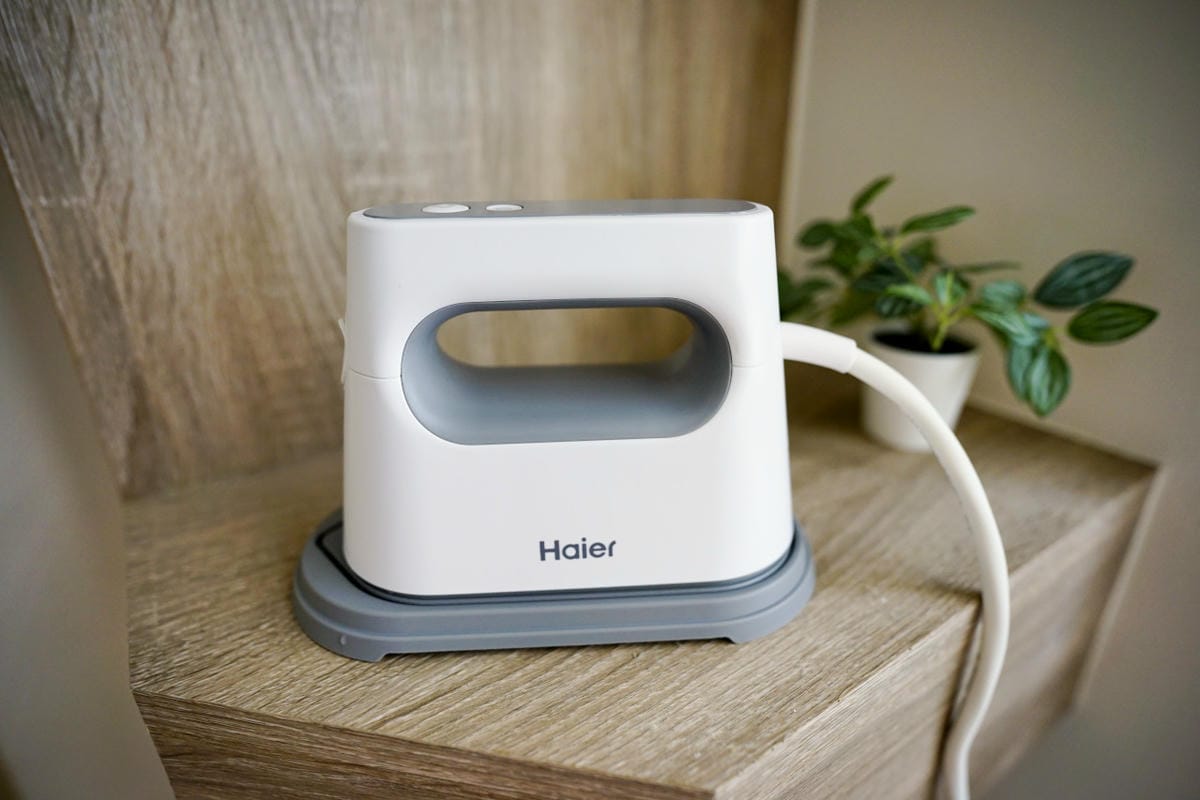 家電開箱|Haier海爾 2in1迷你蒸氣電熨斗 平燙、掛燙、乾燙、濕燙皆可!除皺、除臭、除菌、除蟎都沒問題~ - 第6張圖 家電開箱|Haier海爾 2in1迷你蒸氣電熨斗 平燙、掛燙、乾燙、濕燙皆可!除皺、除臭、除菌、除蟎都沒問題~