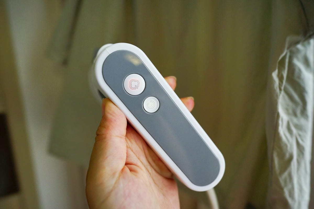 家電開箱|Haier海爾 2in1迷你蒸氣電熨斗 平燙、掛燙、乾燙、濕燙皆可!除皺、除臭、除菌、除蟎都沒問題~ - 第10張圖 家電開箱|Haier海爾 2in1迷你蒸氣電熨斗 平燙、掛燙、乾燙、濕燙皆可!除皺、除臭、除菌、除蟎都沒問題~