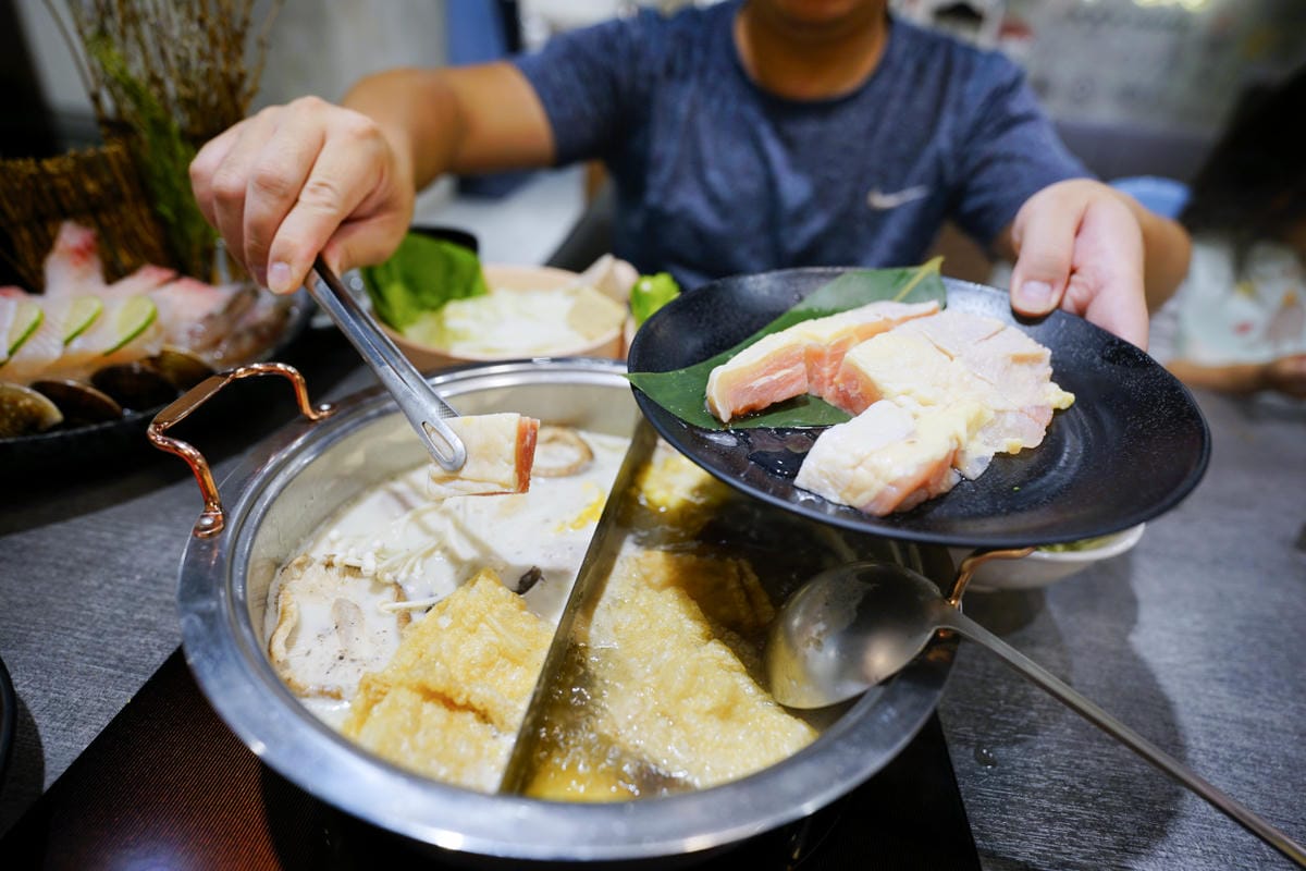 新北食記|新店火鍋推薦!汆鍋 上選鍋物(七張店) 七張捷運站巷內,高CP新鮮海陸火鍋套餐 多款特色湯底火鍋,首推松露牛奶鍋! - 第26張圖 新北食記|新店火鍋推薦!汆鍋 上選鍋物(七張店) 七張捷運站巷內,高CP新鮮海陸火鍋套餐 多款特色湯底火鍋,首推松露牛奶鍋!