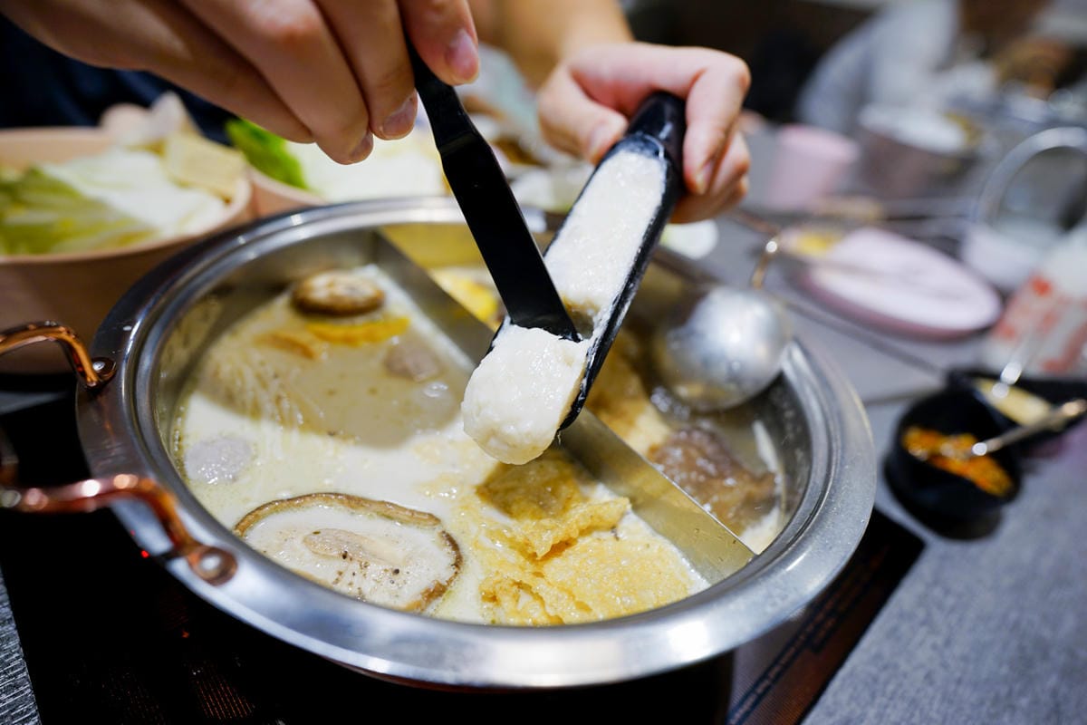 新北食記|新店火鍋推薦!汆鍋 上選鍋物(七張店) 七張捷運站巷內,高CP新鮮海陸火鍋套餐 多款特色湯底火鍋,首推松露牛奶鍋! - 第24張圖 新北食記|新店火鍋推薦!汆鍋 上選鍋物(七張店) 七張捷運站巷內,高CP新鮮海陸火鍋套餐 多款特色湯底火鍋,首推松露牛奶鍋!
