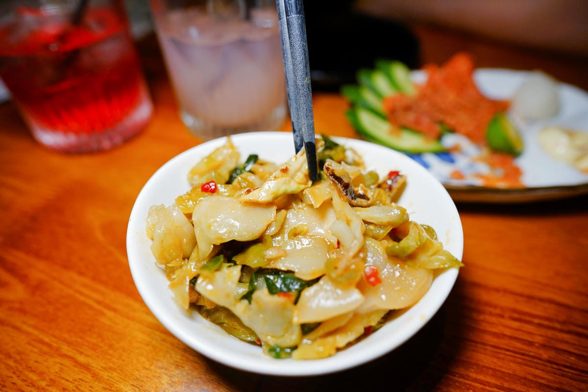 台北食記｜南京三民美食推薦！老菘田居酒屋（南京店）炭火獨門風味串燒，無雷居酒屋！