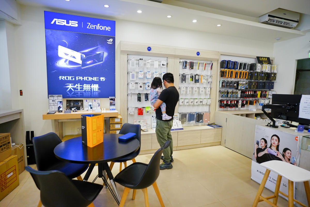 手機周邊｜台南 馬尼行動通訊（文賢店）手機門號辦理、手機新機購買、二手手機收購 手機、Switch抗藍光專利SGS藍光盾保護貼