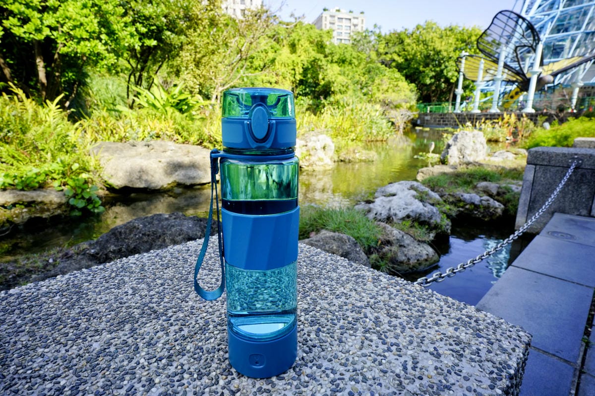 生活用品｜優淨水 USii 深紫外光抗菌水瓶 旅遊水壺推薦！除菌好水，外出旅遊好幫手~