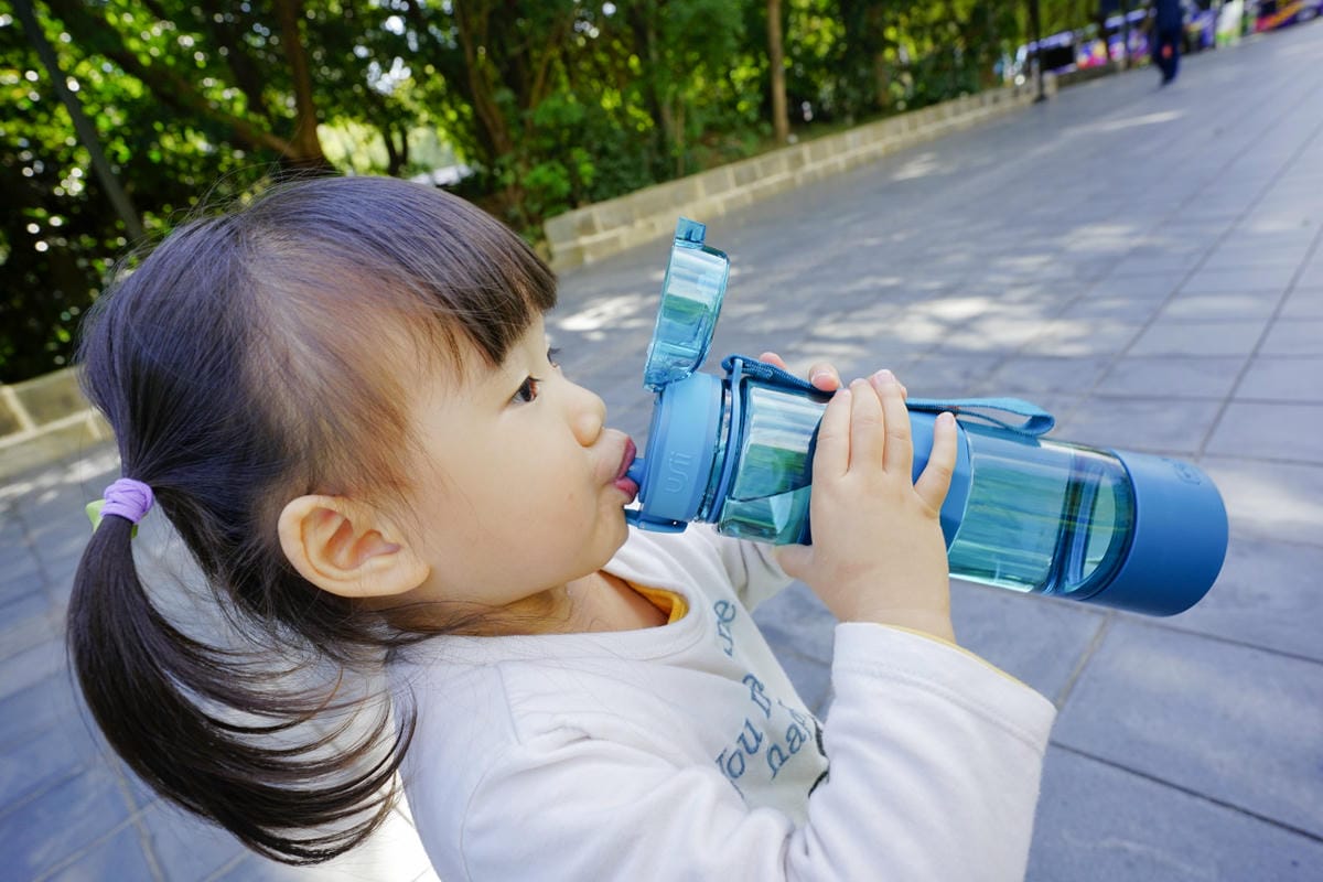生活用品｜優淨水 USii 深紫外光抗菌水瓶 旅遊水壺推薦！除菌好水，外出旅遊好幫手~