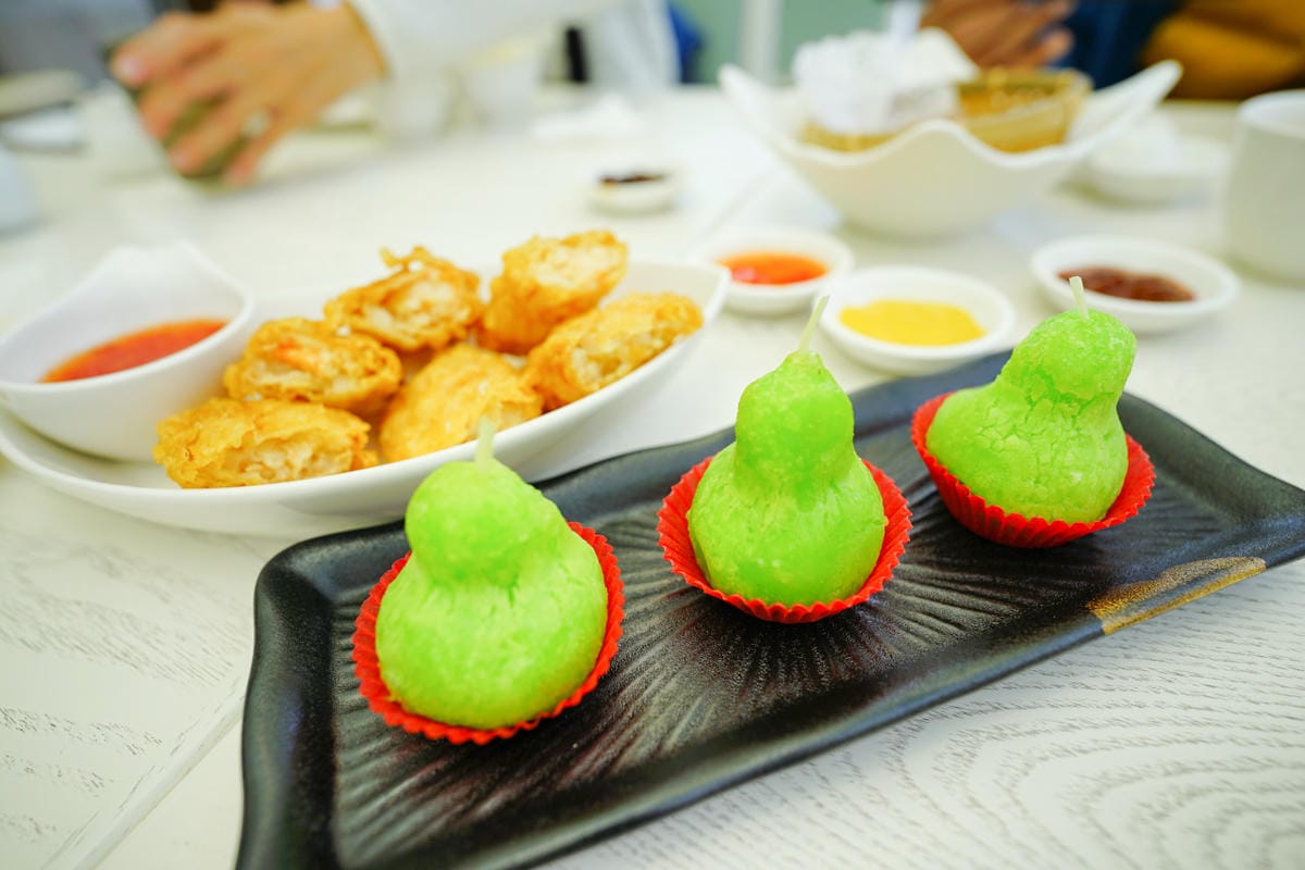 台南住宿｜台南親子飯店推薦！南科贊美酒店 一泊二食 體驗控窯、釣魚、採果、球池遊戲室，順遊景點推薦-頑皮世界餵動物