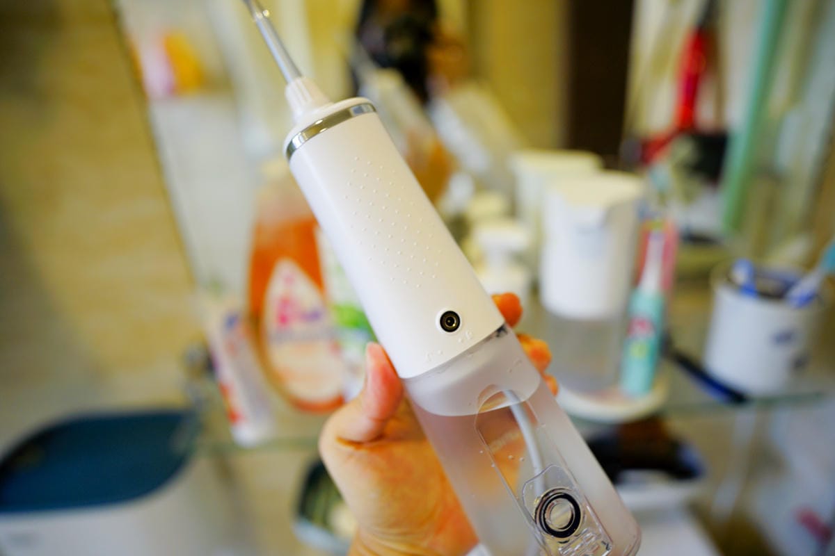 家電開箱｜無線手持沖牙機推薦！unicare沖牙機 牙齒清潔輔助好物推薦！