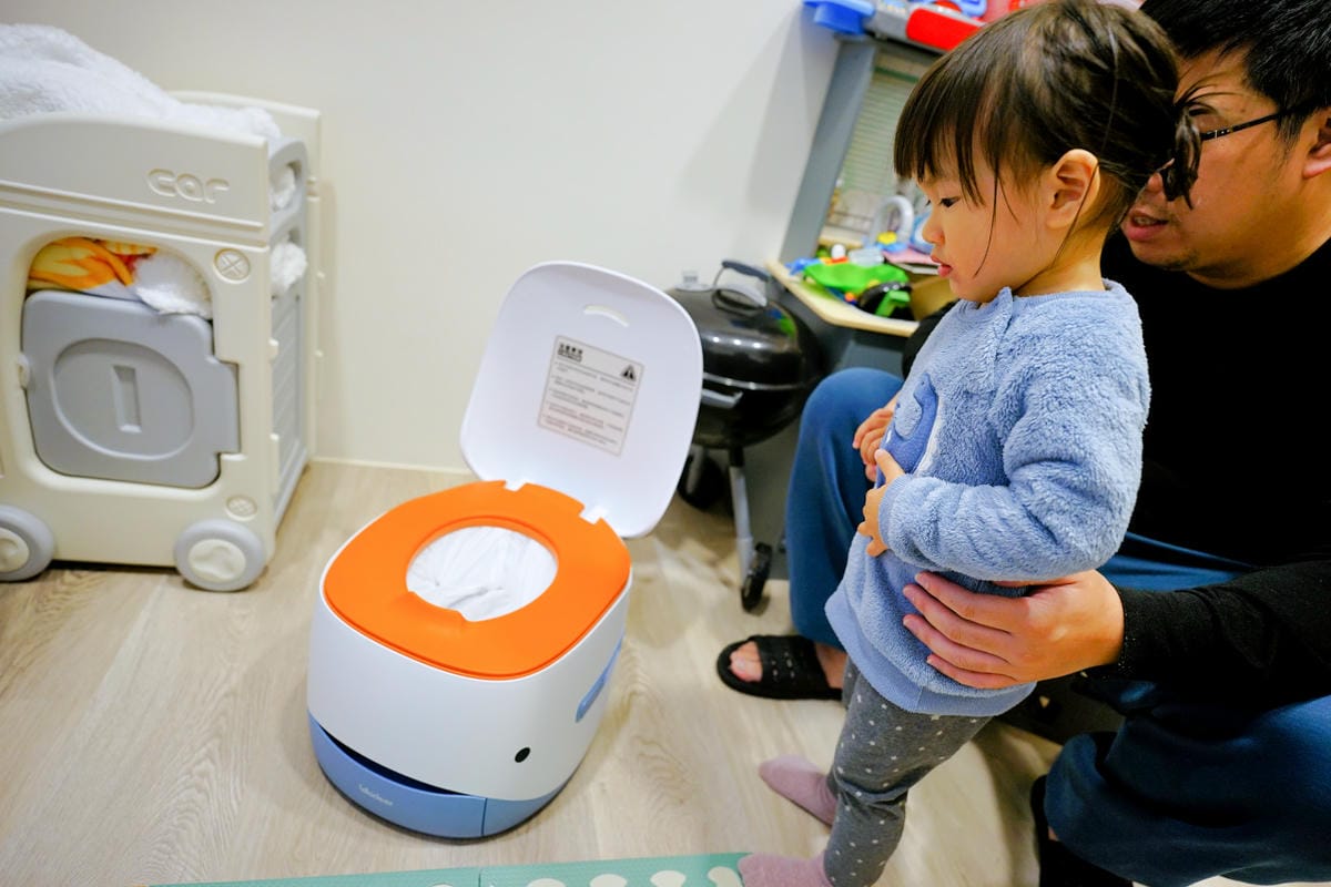 親子育兒|戒尿布好物推薦!LC全自動兒童馬桶 一鍵打包自動換袋、人體偵測會自動翻蓋 小孩外出旅遊的行動小馬桶推薦! - 第21張圖 親子育兒|戒尿布好物推薦!LC全自動兒童馬桶 一鍵打包自動換袋、人體偵測會自動翻蓋 小孩外出旅遊的行動小馬桶推薦!