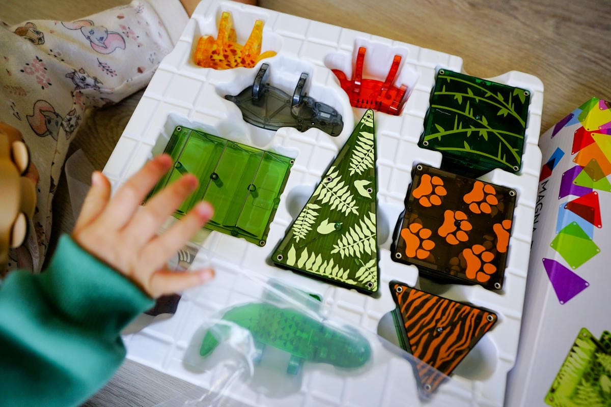 親子育兒｜孩子最想要的聖誕禮物 Magna-Tiles®磁力片 ITAI ITAI＿痛經女子最強日韓選物商品社團推薦！