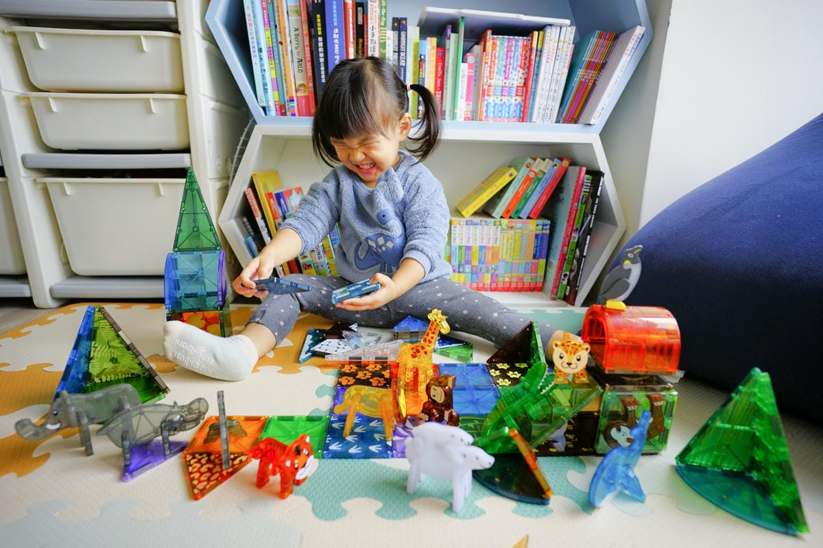 親子育兒｜孩子最想要的聖誕禮物 Magna-Tiles®磁力片 ITAI ITAI＿痛經女子最強日韓選物商品社團推薦！